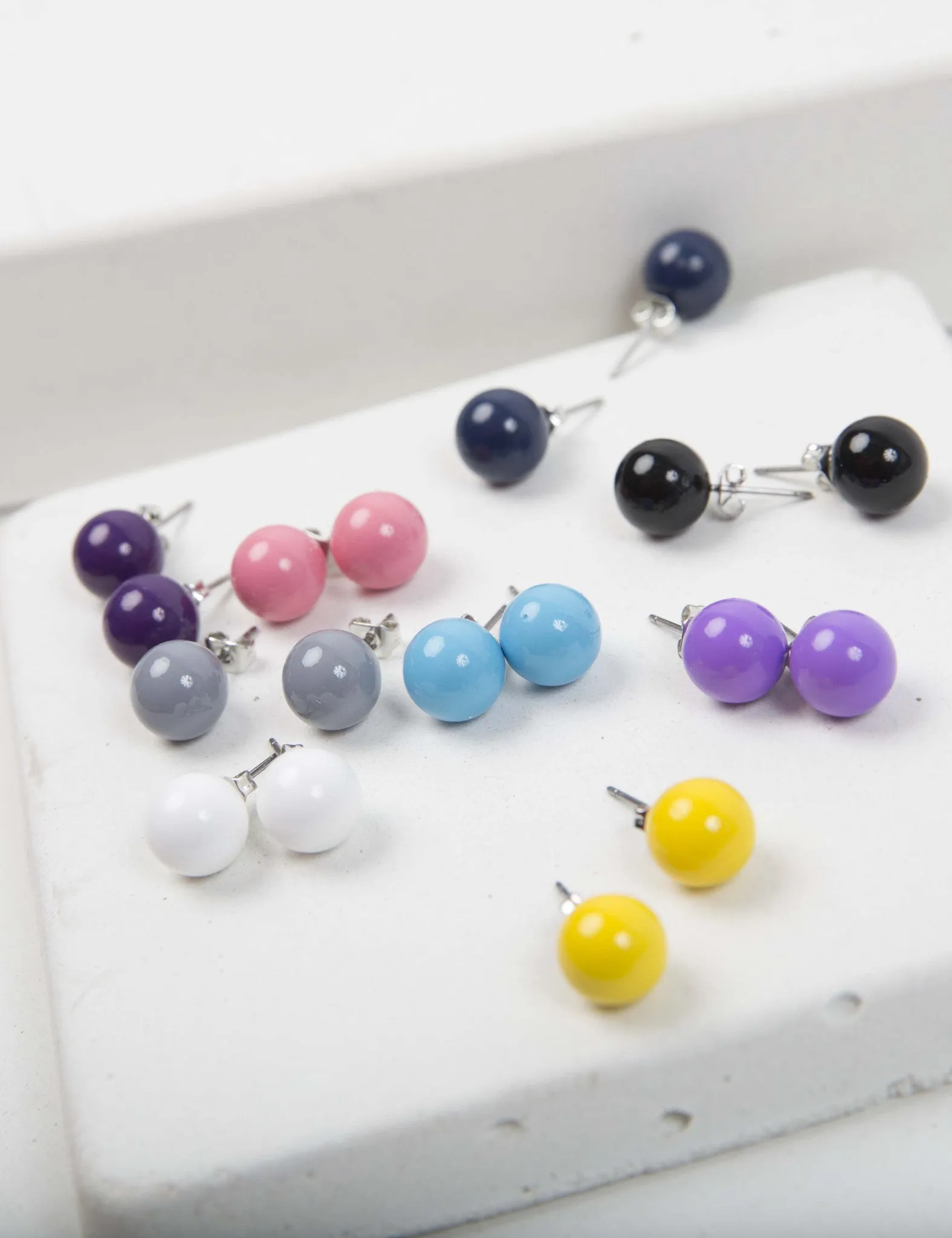 Sure! Here’s an optimized title for the product:

Colorful Candy Ball Earrings - Fun & Whimsical Jewelry for Everyday Wear