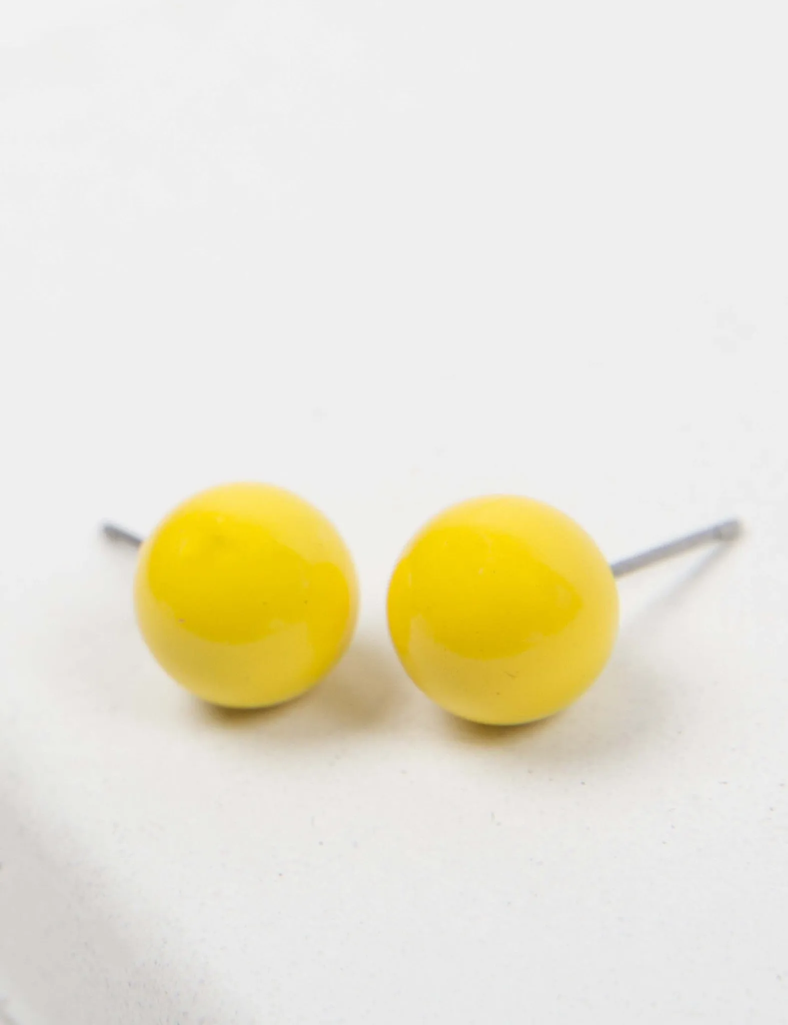 Sure! Here’s an optimized title for the product:

Colorful Candy Ball Earrings - Fun & Whimsical Jewelry for Everyday Wear