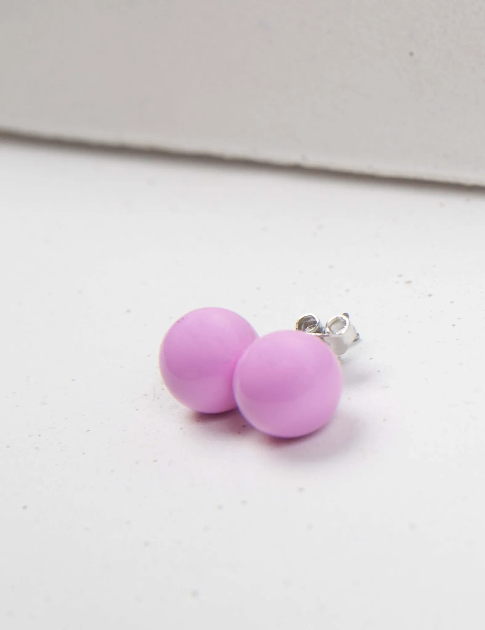 Sure! Here’s an optimized title for the product:

Colorful Candy Ball Earrings - Fun & Whimsical Jewelry for Everyday Wear